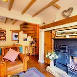 2 Bed In Oc-w014 * Whitby