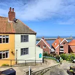 2 Bed In Oc-w014 Nyaraló *