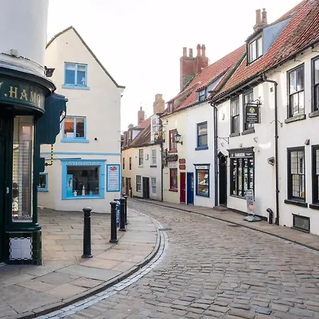 2 Bed In Whitby Oc-W014