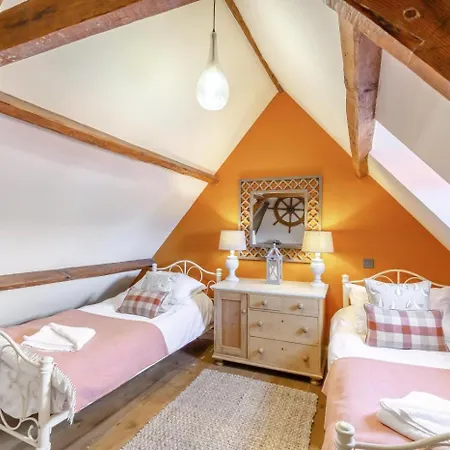 2 Bed In Oc-w014 Holiday home Whitby