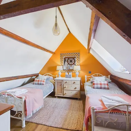 2 Bed In Oc-w014 Feriehus