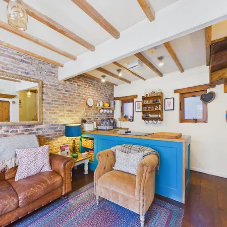 2 Bed In Oc-w014 Whitby